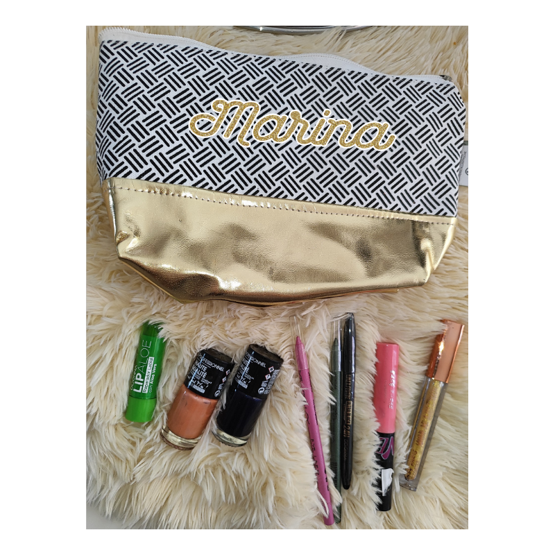 Trousse avec  maquillage