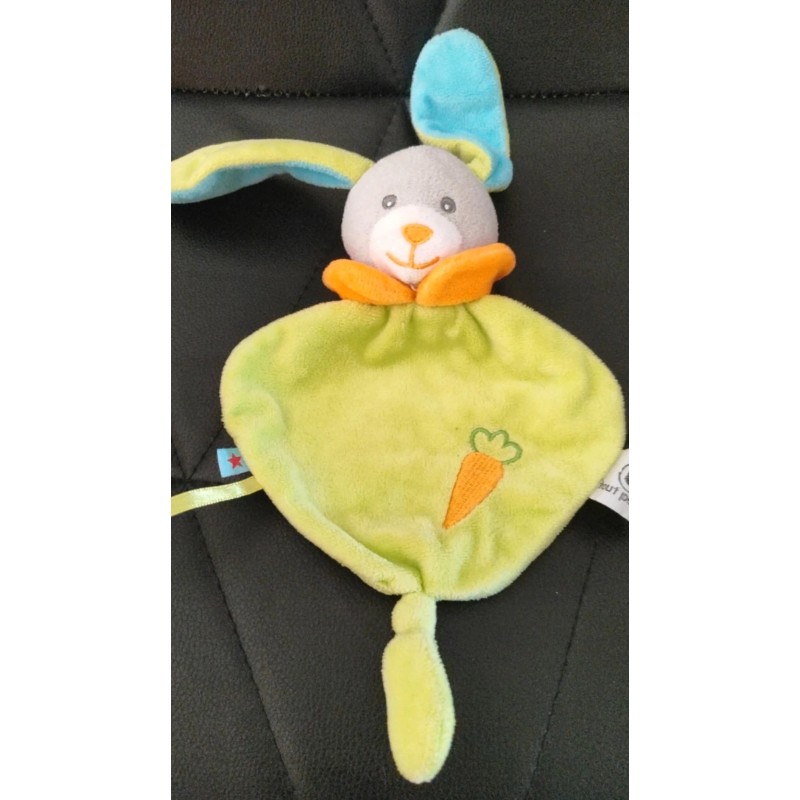 Doudou lapin vert